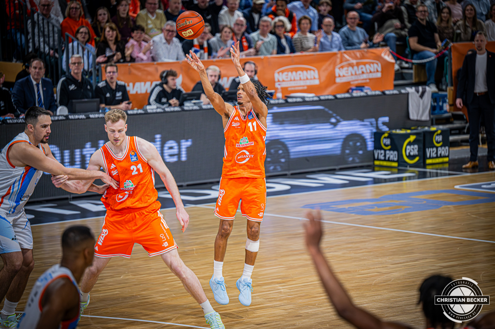 1. Basketball Bundesliga, easyCredit BBL, Saison 2025/2026, Herren, Hauptrunde, 22. Spieltag, 06.03.2026, RASTA Vechta - Science City Jena
Alonzo Verge (#11 - RASTA Vechta) beim Jumpshot
Schlüsselwörter: 06.03.2026;1. Bundesliga;22. Spieltag;BBL;Basketball;City;Hauptrunde;Jena;Liga;RASTA;RASTA Dome;Saison 2025/2026;Science;Vechta;easycredit