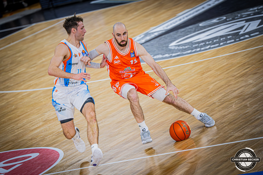 1. Basketball Bundesliga, easyCredit BBL, Saison 2025/2026, Herren, Hauptrunde, 22. Spieltag, 06.03.2026, RASTA Vechta - Science City Jena
Tommy Kuhse (#12 - RASTA Vechta) in Aktion
Schlüsselwörter: 06.03.2026;1. Bundesliga;22. Spieltag;BBL;Basketball;City;Hauptrunde;Jena;Liga;RASTA;RASTA Dome;Saison 2025/2026;Science;Vechta;easycredit