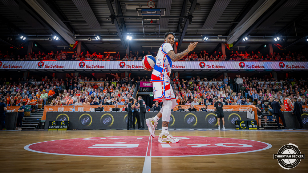 1. Basketball Bundesliga, easyCredit BBL, Saison 2025/2026, Herren, Hauptrunde, 22. Spieltag, 06.03.2026, RASTA Vechta - Science City Jena
Die Harlem Globetrotters w&auml;hrend der Partie
Schlüsselwörter: 06.03.2026;1. Bundesliga;22. Spieltag;BBL;Basketball;City;Hauptrunde;Jena;Liga;RASTA;RASTA Dome;Saison 2025/2026;Science;Vechta;easycredit