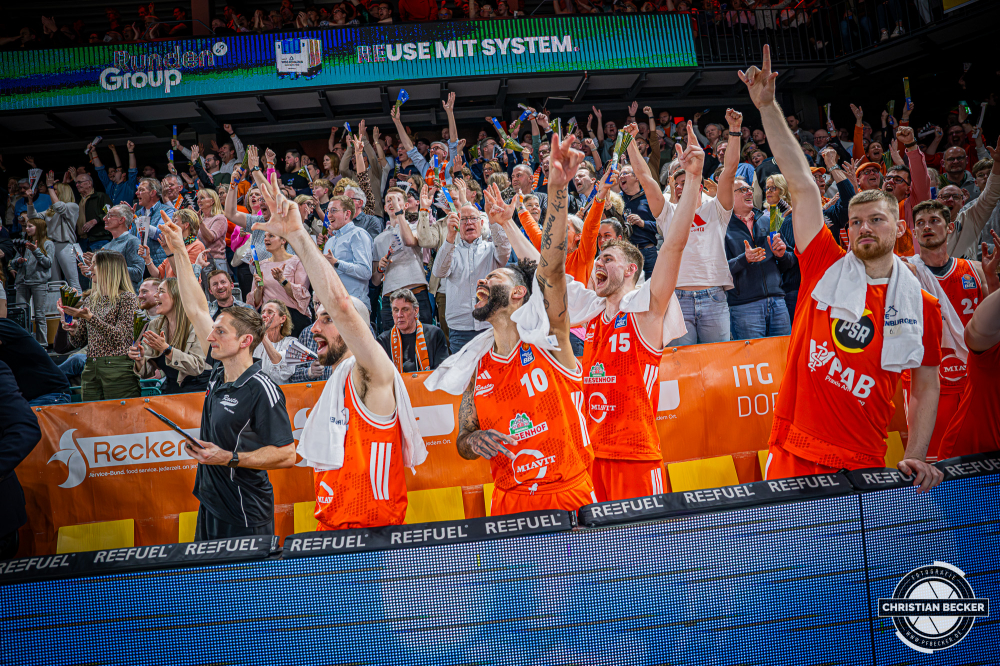 1. Basketball Bundesliga, easyCredit BBL, Saison 2025/2026, Herren, Hauptrunde, 22. Spieltag, 06.03.2026, RASTA Vechta - Science City Jena
Tevin Brown (#10 - RASTA Vechta) zeigt Emotionen w&auml;hrend der Partie
Schlüsselwörter: 06.03.2026;1. Bundesliga;22. Spieltag;BBL;Basketball;City;Hauptrunde;Jena;Liga;RASTA;RASTA Dome;Saison 2025/2026;Science;Vechta;easycredit