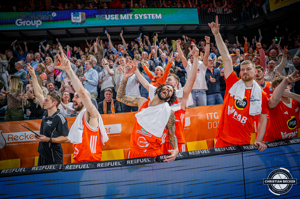 1. Basketball Bundesliga, easyCredit BBL, Saison 2025/2026, Herren, Hauptrunde, 22. Spieltag, 06.03.2026, RASTA Vechta - Science City Jena
Tevin Brown (#10 - RASTA Vechta) zeigt Emotionen w&auml;hrend der Partie
Schlüsselwörter: 06.03.2026;1. Bundesliga;22. Spieltag;BBL;Basketball;City;Hauptrunde;Jena;Liga;RASTA;RASTA Dome;Saison 2025/2026;Science;Vechta;easycredit