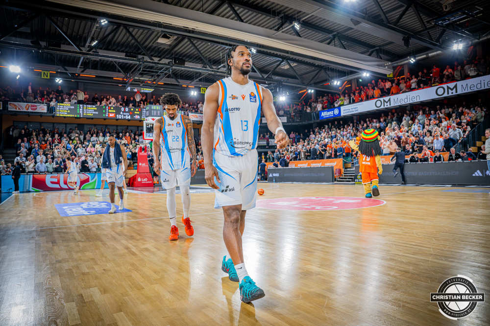 1. Basketball Bundesliga, easyCredit BBL, Saison 2025/2026, Herren, Hauptrunde, 22. Spieltag, 06.03.2026, RASTA Vechta - Science City Jena
Keith Braxton Jr. (#13 - Science City Jena) nach der Partie
Schlüsselwörter: 06.03.2026;1. Bundesliga;22. Spieltag;BBL;Basketball;City;Hauptrunde;Jena;Liga;RASTA;RASTA Dome;Saison 2025/2026;Science;Vechta;easycredit