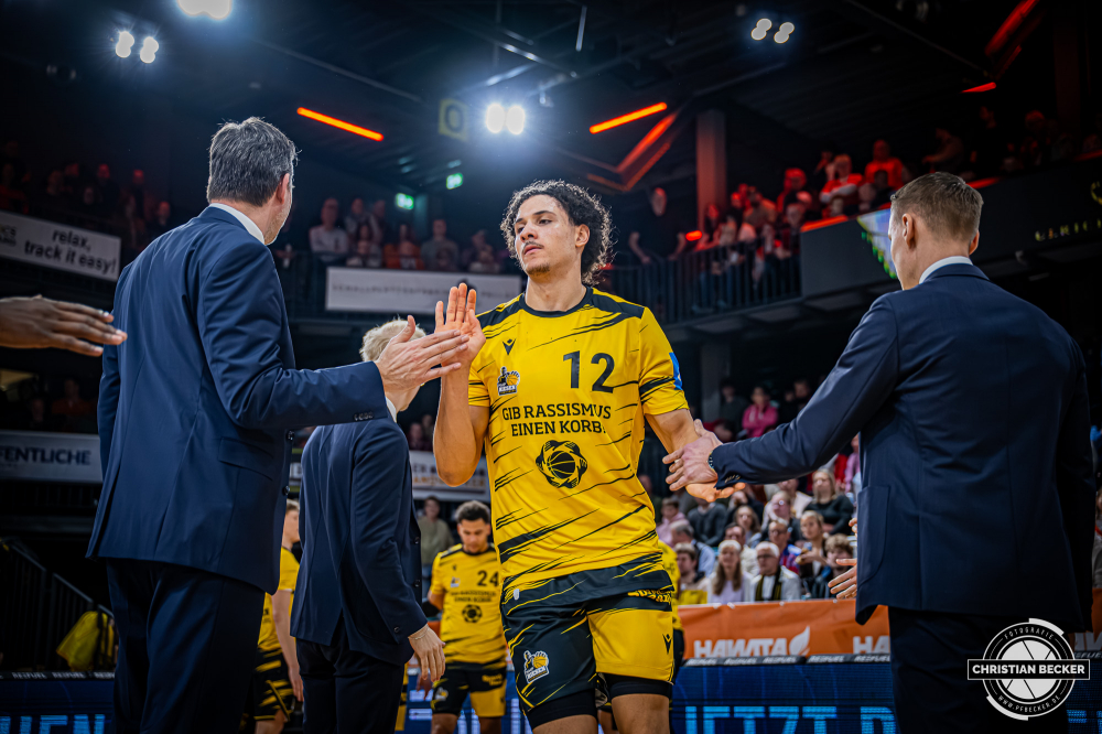 1. Basketball Bundesliga, easyCredit BBL, Saison 2025/2026, Herren, Hauptrunde, 24. Spieltag, 14.03.2026, RASTA Vechta - MHP Riesen Ludwigsburg
Lenny Anigbata (#12 - MHP Riesen Ludwigsburg) vor der Partie
Schlüsselwörter: 1. Bundesliga;14.03.2026;24. Spieltag;BBL;Basketball;Hauptrunde;Liga;Ludwigsburg;MHP;RASTA;RASTA Dome;RIESEN;Saison 2025/2026;Vechta;easycredit