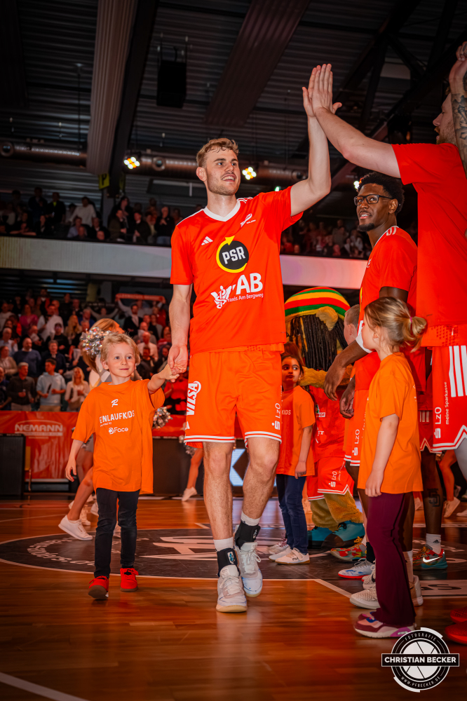 1. Basketball Bundesliga, easyCredit BBL, Saison 2025/2026, Herren, Hauptrunde, 24. Spieltag, 14.03.2026, RASTA Vechta - MHP Riesen Ludwigsburg
Linus Trettin (#15 - RASTA Vechta) vor der Partie
Schlüsselwörter: 1. Bundesliga;14.03.2026;24. Spieltag;BBL;Basketball;Hauptrunde;Liga;Ludwigsburg;MHP;RASTA;RASTA Dome;RIESEN;Saison 2025/2026;Vechta;easycredit