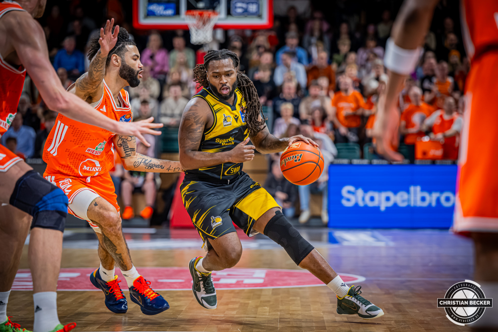 1. Basketball Bundesliga, easyCredit BBL, Saison 2025/2026, Herren, Hauptrunde, 24. Spieltag, 14.03.2026, RASTA Vechta - MHP Riesen Ludwigsburg
Traveon Buchanan (#2 - MHP Riesen Ludwigsburg) in Aktion
Schlüsselwörter: 1. Bundesliga;14.03.2026;24. Spieltag;BBL;Basketball;Hauptrunde;Liga;Ludwigsburg;MHP;RASTA;RASTA Dome;RIESEN;Saison 2025/2026;Vechta;easycredit