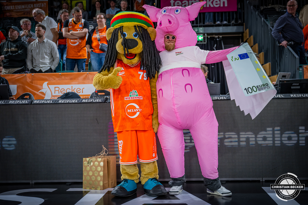 1. Basketball Bundesliga, easyCredit BBL, Saison 2025/2026, Herren, Hauptrunde, 24. Spieltag, 14.03.2026, RASTA Vechta - MHP Riesen Ludwigsburg
Bob (Maskottchen - RASTA Vechta) w&auml;hrend der Partie
Schlüsselwörter: 1. Bundesliga;14.03.2026;24. Spieltag;BBL;Basketball;Hauptrunde;Liga;Ludwigsburg;MHP;RASTA;RASTA Dome;RIESEN;Saison 2025/2026;Vechta;easycredit