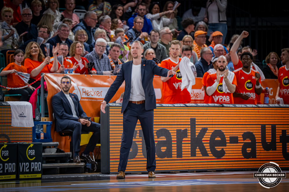 1. Basketball Bundesliga, easyCredit BBL, Saison 2025/2026, Herren, Hauptrunde, 24. Spieltag, 14.03.2026, RASTA Vechta - MHP Riesen Ludwigsburg
Christian Held (Head-Coach - RASTA Vechta) w&auml;hrend der Partie
Schlüsselwörter: 1. Bundesliga;14.03.2026;24. Spieltag;BBL;Basketball;Hauptrunde;Liga;Ludwigsburg;MHP;RASTA;RASTA Dome;RIESEN;Saison 2025/2026;Vechta;easycredit