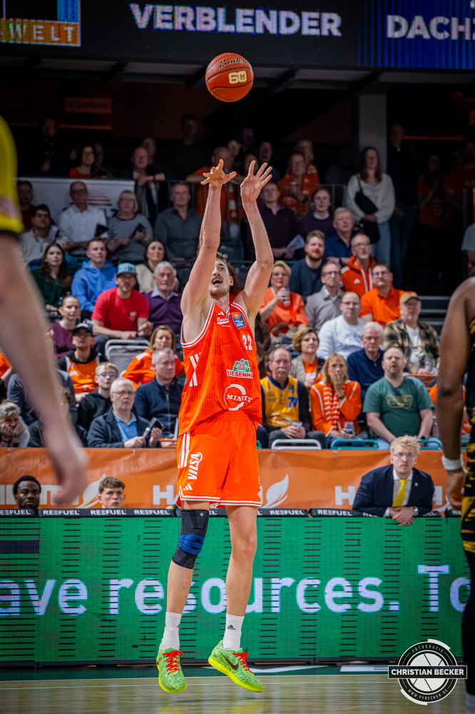 1. Basketball Bundesliga, easyCredit BBL, Saison 2025/2026, Herren, Hauptrunde, 24. Spieltag, 14.03.2026, RASTA Vechta - MHP Riesen Ludwigsburg
Tibor Plei&szlig; (#22 - RASTA Vechta) beim Jumpshot
Schlüsselwörter: 1. Bundesliga;14.03.2026;24. Spieltag;BBL;Basketball;Hauptrunde;Liga;Ludwigsburg;MHP;RASTA;RASTA Dome;RIESEN;Saison 2025/2026;Vechta;easycredit