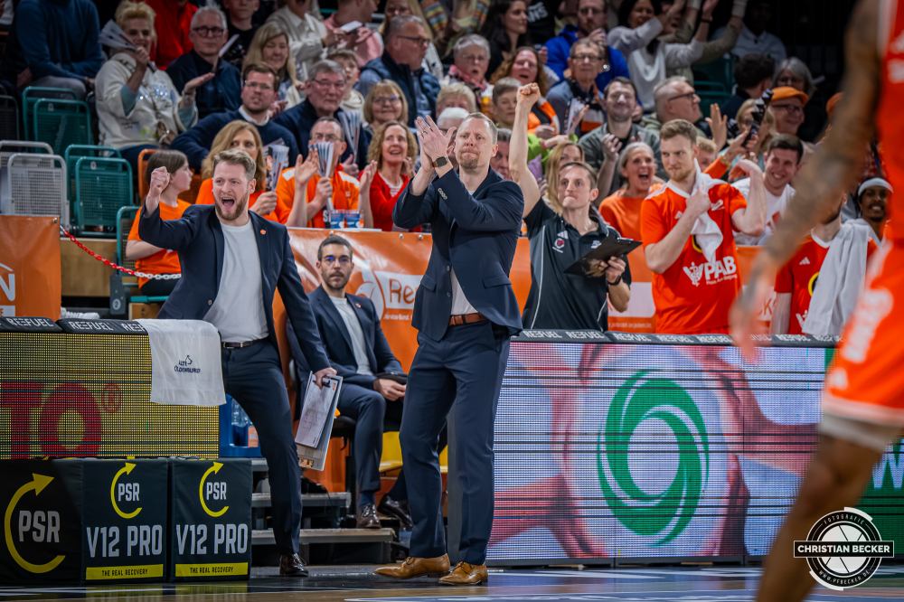 1. Basketball Bundesliga, easyCredit BBL, Saison 2025/2026, Herren, Hauptrunde, 24. Spieltag, 14.03.2026, RASTA Vechta - MHP Riesen Ludwigsburg
Das Team von RASTA Vechta w&auml;hrend der Partie
Schlüsselwörter: 1. Bundesliga;14.03.2026;24. Spieltag;BBL;Basketball;Hauptrunde;Liga;Ludwigsburg;MHP;RASTA;RASTA Dome;RIESEN;Saison 2025/2026;Vechta;easycredit