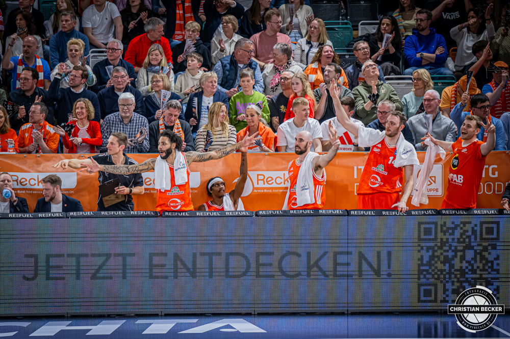 1. Basketball Bundesliga, easyCredit BBL, Saison 2025/2026, Herren, Hauptrunde, 24. Spieltag, 14.03.2026, RASTA Vechta - MHP Riesen Ludwigsburg
Das Team von RASTA Vechta w&auml;hrend der Partie
Schlüsselwörter: 1. Bundesliga;14.03.2026;24. Spieltag;BBL;Basketball;Hauptrunde;Liga;Ludwigsburg;MHP;RASTA;RASTA Dome;RIESEN;Saison 2025/2026;Vechta;easycredit