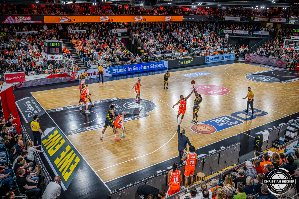 1. Basketball Bundesliga, easyCredit BBL, Saison 2025/2026, Herren, Hauptrunde, 24. Spieltag, 14.03.2026, RASTA Vechta - MHP Riesen Ludwigsburg
RASTA Dome (Spielst&auml;tte - RASTA Vechta) w&auml;hrend der Partie
Schlüsselwörter: 1. Bundesliga;14.03.2026;24. Spieltag;BBL;Basketball;Hauptrunde;Liga;Ludwigsburg;MHP;RASTA;RASTA Dome;RIESEN;Saison 2025/2026;Vechta;easycredit