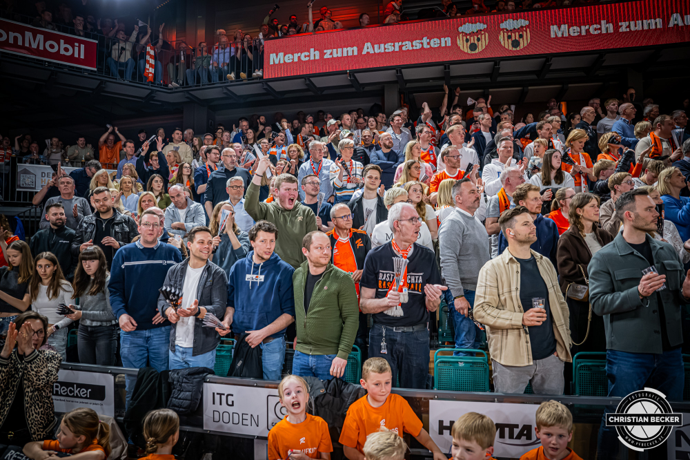 1. Basketball Bundesliga, easyCredit BBL, Saison 2025/2026, Herren, Hauptrunde, 24. Spieltag, 14.03.2026, RASTA Vechta - MHP Riesen Ludwigsburg
Die Fans von RASTA Vechta w&auml;hrend der Partie
Schlüsselwörter: 1. Bundesliga;14.03.2026;24. Spieltag;BBL;Basketball;Hauptrunde;Liga;Ludwigsburg;MHP;RASTA;RASTA Dome;RIESEN;Saison 2025/2026;Vechta;easycredit