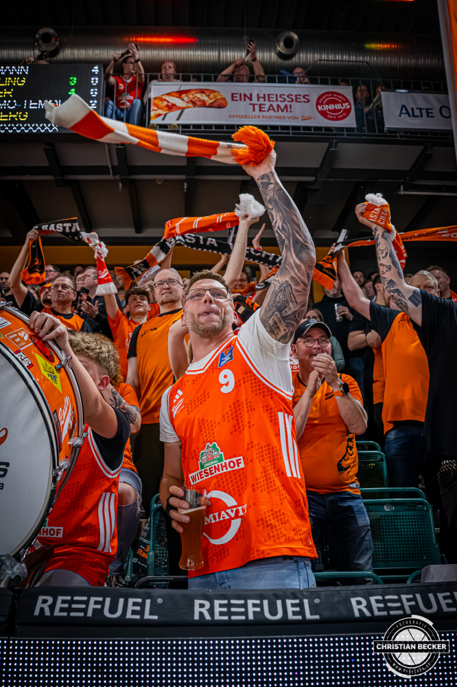 1. Basketball Bundesliga, easyCredit BBL, Saison 2025/2026, Herren, Hauptrunde, 24. Spieltag, 14.03.2026, RASTA Vechta - MHP Riesen Ludwigsburg
Klettverschluss (Fanclub - RASTA Vechta) w&auml;hrend der Partie
Schlüsselwörter: 1. Bundesliga;14.03.2026;24. Spieltag;BBL;Basketball;Hauptrunde;Liga;Ludwigsburg;MHP;RASTA;RASTA Dome;RIESEN;Saison 2025/2026;Vechta;easycredit