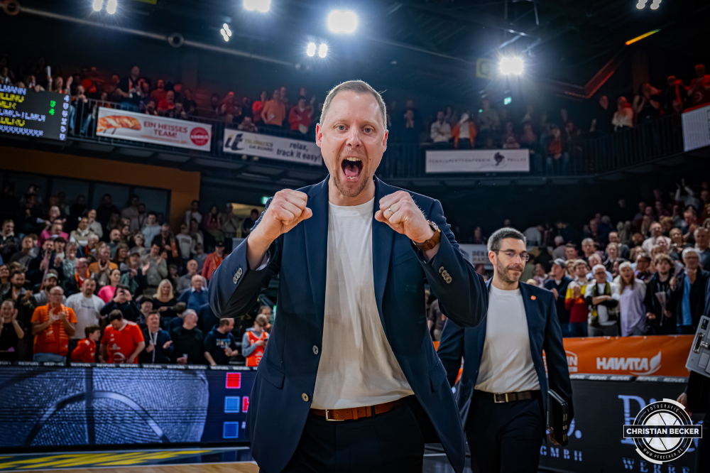 1. Basketball Bundesliga, easyCredit BBL, Saison 2025/2026, Herren, Hauptrunde, 24. Spieltag, 14.03.2026, RASTA Vechta - MHP Riesen Ludwigsburg
Christian Held (Head-Coach - RASTA Vechta) nach der Partie
Schlüsselwörter: 1. Bundesliga;14.03.2026;24. Spieltag;BBL;Basketball;Hauptrunde;Liga;Ludwigsburg;MHP;RASTA;RASTA Dome;RIESEN;Saison 2025/2026;Vechta;easycredit