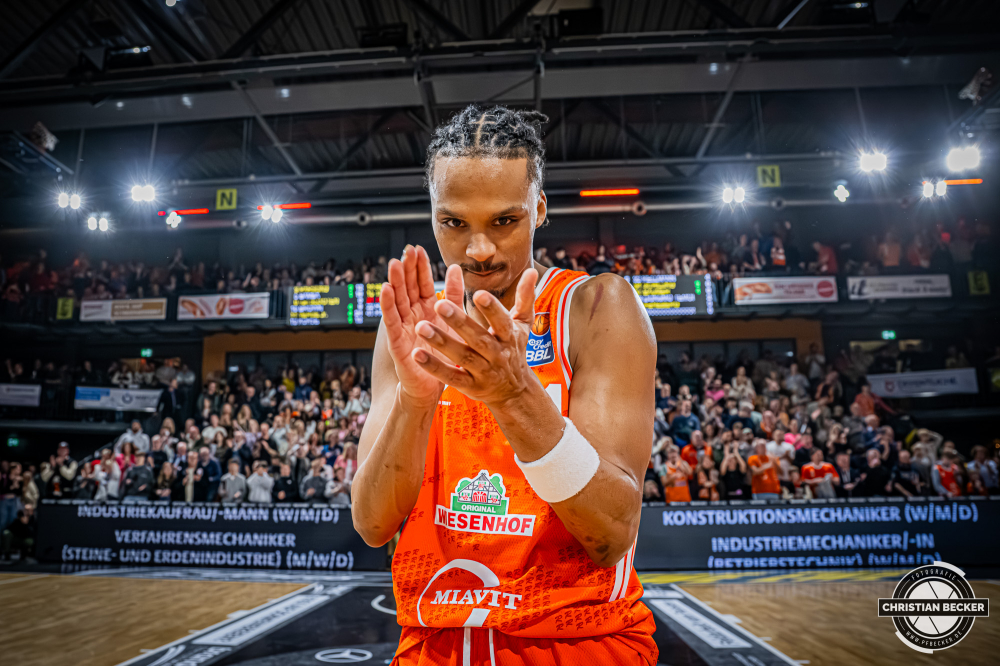 1. Basketball Bundesliga, easyCredit BBL, Saison 2025/2026, Herren, Hauptrunde, 24. Spieltag, 14.03.2026, RASTA Vechta - MHP Riesen Ludwigsburg
Alonzo Verge (#11 - RASTA Vechta) nach der Partie
Schlüsselwörter: 1. Bundesliga;14.03.2026;24. Spieltag;BBL;Basketball;Hauptrunde;Liga;Ludwigsburg;MHP;RASTA;RASTA Dome;RIESEN;Saison 2025/2026;Vechta;easycredit