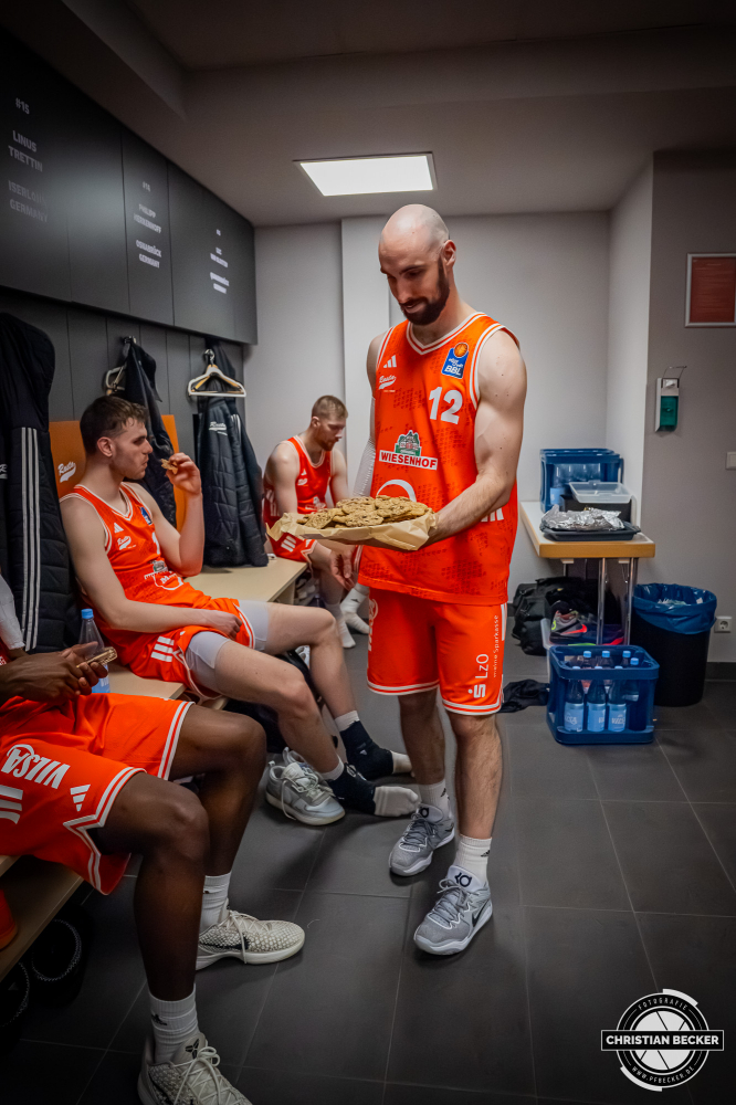 1. Basketball Bundesliga, easyCredit BBL, Saison 2025/2026, Herren, Hauptrunde, 24. Spieltag, 14.03.2026, RASTA Vechta - MHP Riesen Ludwigsburg
Tommy Kuhse (#12 - RASTA Vechta) nach der Partie
Schlüsselwörter: 1. Bundesliga;14.03.2026;24. Spieltag;BBL;Basketball;Hauptrunde;Liga;Ludwigsburg;MHP;RASTA;RASTA Dome;RIESEN;Saison 2025/2026;Vechta;easycredit