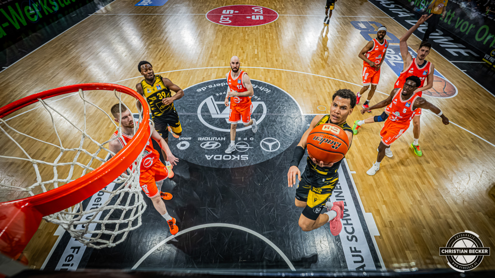 1. Basketball Bundesliga, easyCredit BBL, Saison 2025/2026, Herren, Hauptrunde, 24. Spieltag, 14.03.2026, RASTA Vechta - MHP Riesen Ludwigsburg
Brandon Tischler (#24 - MHP Riesen Ludwigsburg) beim Korbleger
Schlüsselwörter: 1. Bundesliga;14.03.2026;24. Spieltag;BBL;Basketball;Hauptrunde;Liga;Ludwigsburg;MHP;RASTA;RASTA Dome;RIESEN;Saison 2025/2026;Vechta;easycredit