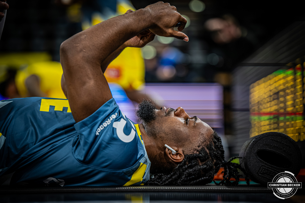 1. Basketball Bundesliga, easyCredit BBL, Saison 2025/2026, Herren, Hauptrunde, 23. Spieltag, 08.03.2026, EWE Baskets Oldenburg - RASTA Vechta
Christopher Clemons (#3 - EWE Baskets Oldenburg) vor der Partie
Schlüsselwörter: 08.03.2026;1. Bundesliga;23. Spieltag;BBL;Basketball;Baskets;EWE;EWE Arena;Hauptrunde;Liga;Oldenburg;RASTA;Saison 2025/2026;Vechta;easycredit