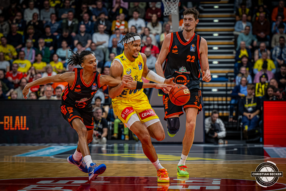 1. Basketball Bundesliga, easyCredit BBL, Saison 2025/2026, Herren, Hauptrunde, 23. Spieltag, 08.03.2026, EWE Baskets Oldenburg - RASTA Vechta
Nicholas Tischler (#11 - EWE Baskets Oldenburg) in Aktion
Schlüsselwörter: 08.03.2026;1. Bundesliga;23. Spieltag;BBL;Basketball;Baskets;EWE;EWE Arena;Hauptrunde;Liga;Oldenburg;RASTA;Saison 2025/2026;Vechta;easycredit