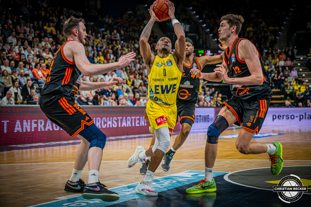 1. Basketball Bundesliga, easyCredit BBL, Saison 2025/2026, Herren, Hauptrunde, 23. Spieltag, 08.03.2026, EWE Baskets Oldenburg - RASTA Vechta
Kyle Lofton (#0 - EWE Baskets Oldenburg) in Aktion
Schlüsselwörter: 08.03.2026;1. Bundesliga;23. Spieltag;BBL;Basketball;Baskets;EWE;EWE Arena;Hauptrunde;Liga;Oldenburg;RASTA;Saison 2025/2026;Vechta;easycredit