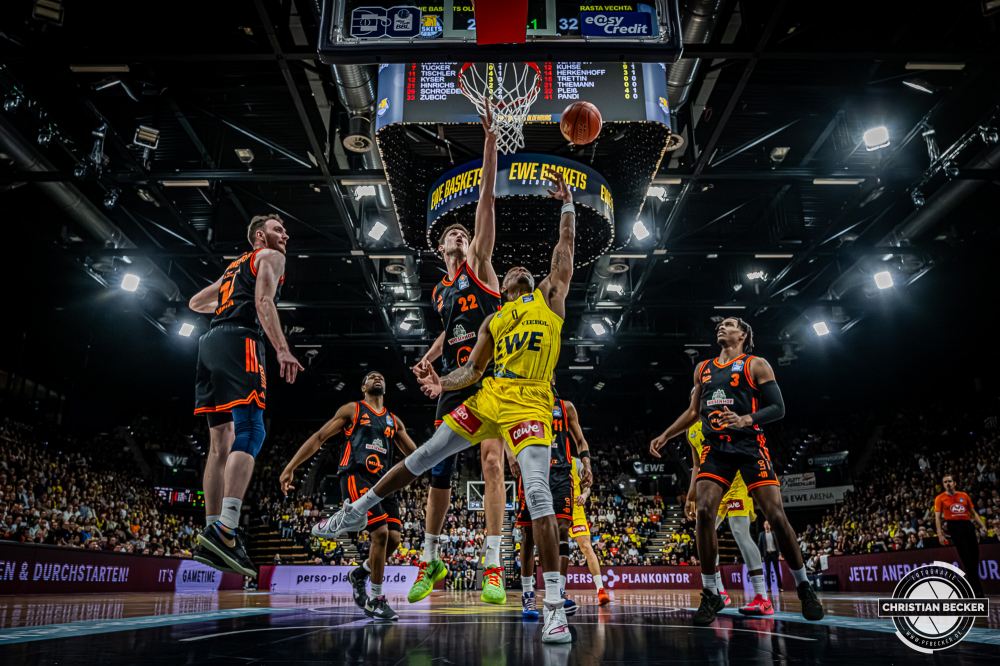 1. Basketball Bundesliga, easyCredit BBL, Saison 2025/2026, Herren, Hauptrunde, 23. Spieltag, 08.03.2026, EWE Baskets Oldenburg - RASTA Vechta
Kyle Lofton (#0 - EWE Baskets Oldenburg) beim Korbleger
Schlüsselwörter: 08.03.2026;1. Bundesliga;23. Spieltag;BBL;Basketball;Baskets;EWE;EWE Arena;Hauptrunde;Liga;Oldenburg;RASTA;Saison 2025/2026;Vechta;easycredit