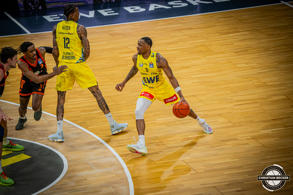 1. Basketball Bundesliga, easyCredit BBL, Saison 2025/2026, Herren, Hauptrunde, 23. Spieltag, 08.03.2026, EWE Baskets Oldenburg - RASTA Vechta
Kyle Lofton (#0 - EWE Baskets Oldenburg) in Aktion
Schlüsselwörter: 08.03.2026;1. Bundesliga;23. Spieltag;BBL;Basketball;Baskets;EWE;EWE Arena;Hauptrunde;Liga;Oldenburg;RASTA;Saison 2025/2026;Vechta;easycredit