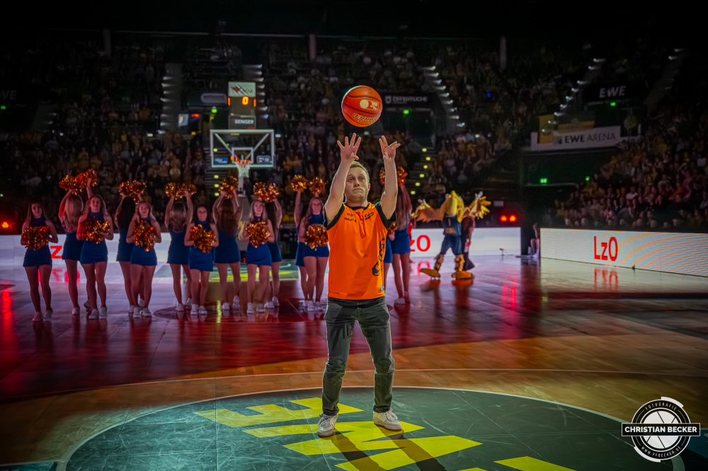 1. Basketball Bundesliga, easyCredit BBL, Saison 2025/2026, Herren, Hauptrunde, 23. Spieltag, 08.03.2026, EWE Baskets Oldenburg - RASTA Vechta
EWE Baskets Oldenburg gegen RASTA Vechta
Schlüsselwörter: 08.03.2026;1. Bundesliga;23. Spieltag;BBL;Basketball;Baskets;EWE;EWE Arena;Hauptrunde;Liga;Oldenburg;RASTA;Saison 2025/2026;Vechta;easycredit