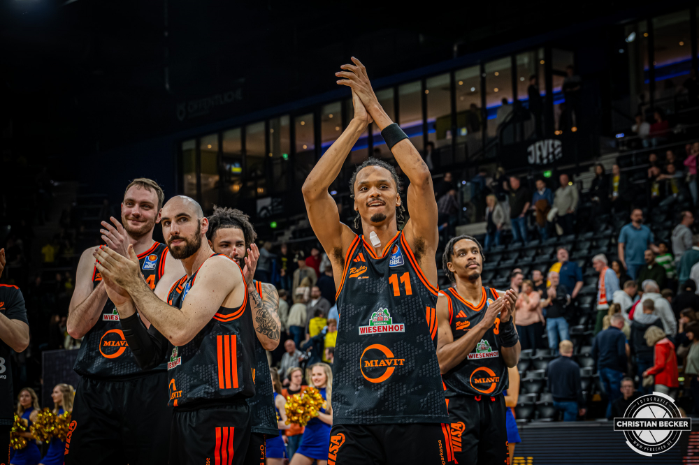 1. Basketball Bundesliga, easyCredit BBL, Saison 2025/2026, Herren, Hauptrunde, 23. Spieltag, 08.03.2026, EWE Baskets Oldenburg - RASTA Vechta
Alonzo Verge (#11 - RASTA Vechta) nach der Partie
Schlüsselwörter: 08.03.2026;1. Bundesliga;23. Spieltag;BBL;Basketball;Baskets;EWE;EWE Arena;Hauptrunde;Liga;Oldenburg;RASTA;Saison 2025/2026;Vechta;easycredit