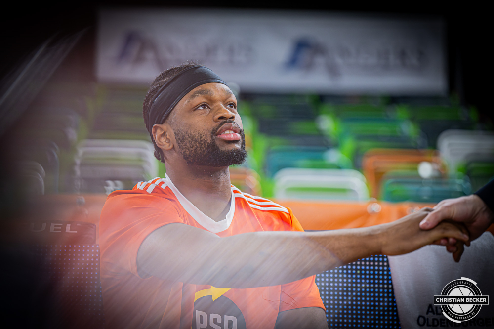 1. Basketball Bundesliga, easyCredit BBL, Saison 2025/2026, Herren, Hauptrunde, 25. Spieltag, 21.03.2026, RASTA Vechta - NINERS Chemnitz
Lloyd Pandi (#41 - RASTA Vechta) vor der Partie
Schlüsselwörter: 1. Bundesliga;21.03.2026;25. Spieltag;BBL;Basketball;Chemnitz;Hauptrunde;Liga;NINERS;RASTA;RASTA Dome;Saison 2025/2026;Vechta;easycredit