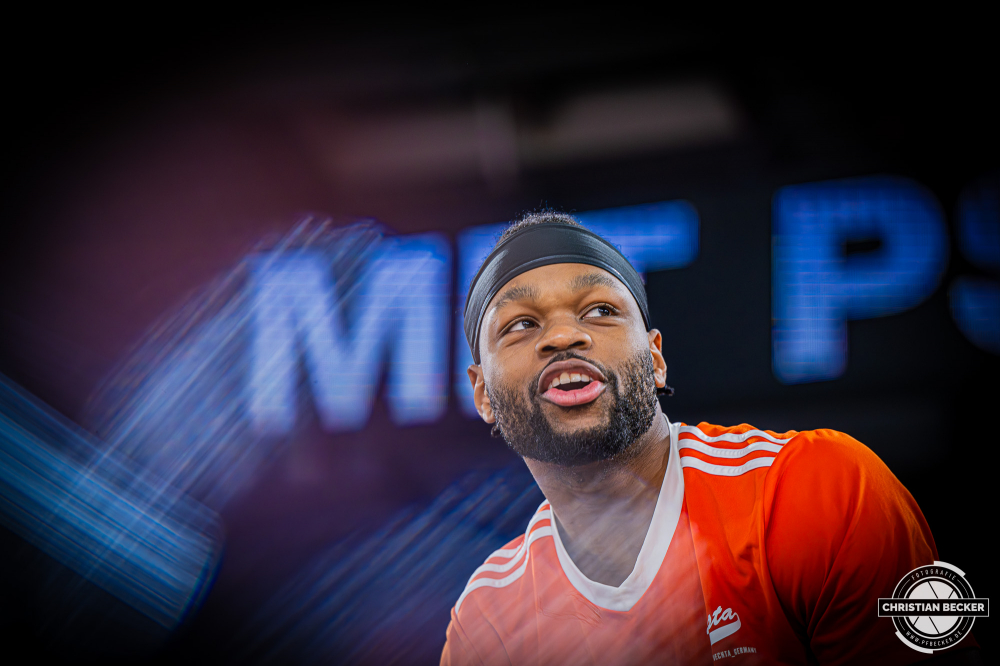 1. Basketball Bundesliga, easyCredit BBL, Saison 2025/2026, Herren, Hauptrunde, 25. Spieltag, 21.03.2026, RASTA Vechta - NINERS Chemnitz
Lloyd Pandi (#41 - RASTA Vechta) vor der Partie
Schlüsselwörter: 1. Bundesliga;21.03.2026;25. Spieltag;BBL;Basketball;Chemnitz;Hauptrunde;Liga;NINERS;RASTA;RASTA Dome;Saison 2025/2026;Vechta;easycredit