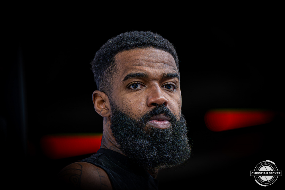 1. Basketball Bundesliga, easyCredit BBL, Saison 2025/2026, Herren, Hauptrunde, 25. Spieltag, 21.03.2026, RASTA Vechta - NINERS Chemnitz
Corey Davis (#5 - NINERS Chemnitz) vor der Partie
Schlüsselwörter: 1. Bundesliga;21.03.2026;25. Spieltag;BBL;Basketball;Chemnitz;Hauptrunde;Liga;NINERS;RASTA;RASTA Dome;Saison 2025/2026;Vechta;easycredit