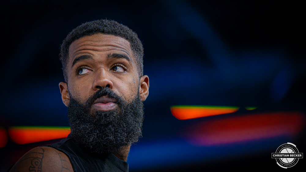 1. Basketball Bundesliga, easyCredit BBL, Saison 2025/2026, Herren, Hauptrunde, 25. Spieltag, 21.03.2026, RASTA Vechta - NINERS Chemnitz
Corey Davis (#5 - NINERS Chemnitz) vor der Partie
Schlüsselwörter: 1. Bundesliga;21.03.2026;25. Spieltag;BBL;Basketball;Chemnitz;Hauptrunde;Liga;NINERS;RASTA;RASTA Dome;Saison 2025/2026;Vechta;easycredit