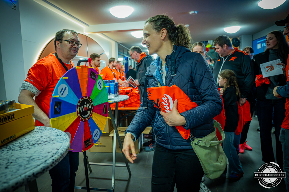 1. Basketball Bundesliga, easyCredit BBL, Saison 2025/2026, Herren, Hauptrunde, 25. Spieltag, 21.03.2026, RASTA Vechta - NINERS Chemnitz
Die Fans von RASTA Vechta vor der Partie
Schlüsselwörter: 1. Bundesliga;21.03.2026;25. Spieltag;BBL;Basketball;Chemnitz;Hauptrunde;Liga;NINERS;RASTA;RASTA Dome;Saison 2025/2026;Vechta;easycredit