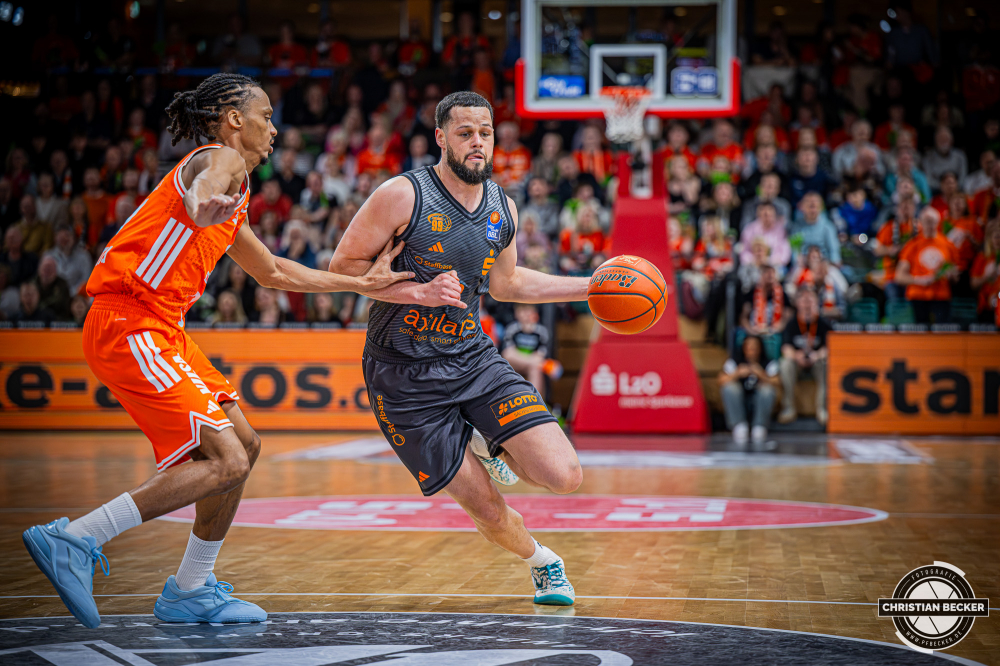 1. Basketball Bundesliga, easyCredit BBL, Saison 2025/2026, Herren, Hauptrunde, 25. Spieltag, 21.03.2026, RASTA Vechta - NINERS Chemnitz
Jordan Schakel (#8 - NINERS Chemnitz) in Aktion
Schlüsselwörter: 1. Bundesliga;21.03.2026;25. Spieltag;BBL;Basketball;Chemnitz;Hauptrunde;Liga;NINERS;RASTA;RASTA Dome;Saison 2025/2026;Vechta;easycredit