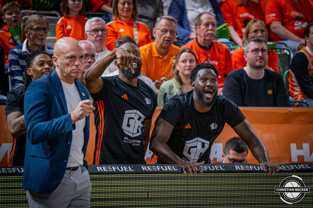 1. Basketball Bundesliga, easyCredit BBL, Saison 2025/2026, Herren, Hauptrunde, 25. Spieltag, 21.03.2026, RASTA Vechta - NINERS Chemnitz
Das Team der NINERS Chemnitz w&auml;hrend der Partie
Schlüsselwörter: 1. Bundesliga;21.03.2026;25. Spieltag;BBL;Basketball;Chemnitz;Hauptrunde;Liga;NINERS;RASTA;RASTA Dome;Saison 2025/2026;Vechta;easycredit