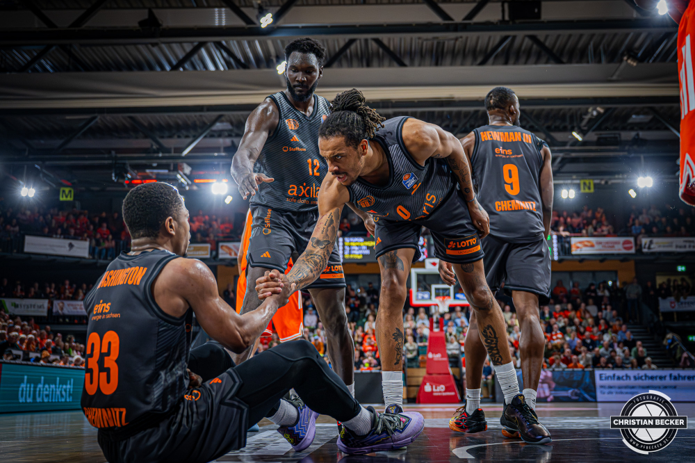 1. Basketball Bundesliga, easyCredit BBL, Saison 2025/2026, Herren, Hauptrunde, 25. Spieltag, 21.03.2026, RASTA Vechta - NINERS Chemnitz
Kevin Yebo (#0 - NINERS Chemnitz) w&auml;hrend der Partie
Schlüsselwörter: 1. Bundesliga;21.03.2026;25. Spieltag;BBL;Basketball;Chemnitz;Hauptrunde;Liga;NINERS;RASTA;RASTA Dome;Saison 2025/2026;Vechta;easycredit