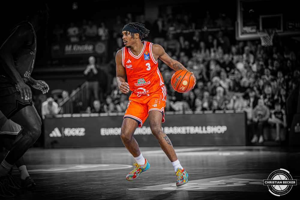 1. Basketball Bundesliga, easyCredit BBL, Saison 2025/2026, Herren, Hauptrunde, 25. Spieltag, 21.03.2026, RASTA Vechta - NINERS Chemnitz
Malik Parsons (#3 - RASTA Vechta) in Aktion
Schlüsselwörter: 1. Bundesliga;21.03.2026;25. Spieltag;BBL;Basketball;Chemnitz;Hauptrunde;Liga;NINERS;RASTA;RASTA Dome;Saison 2025/2026;Vechta;easycredit