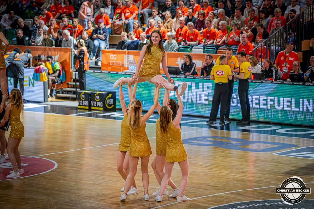 1. Basketball Bundesliga, easyCredit BBL, Saison 2025/2026, Herren, Hauptrunde, 25. Spieltag, 21.03.2026, RASTA Vechta - NINERS Chemnitz
Marleys (Cheerleader - RASTA Vechta) w&auml;hrend der Partie
Schlüsselwörter: 1. Bundesliga;21.03.2026;25. Spieltag;BBL;Basketball;Chemnitz;Hauptrunde;Liga;NINERS;RASTA;RASTA Dome;Saison 2025/2026;Vechta;easycredit