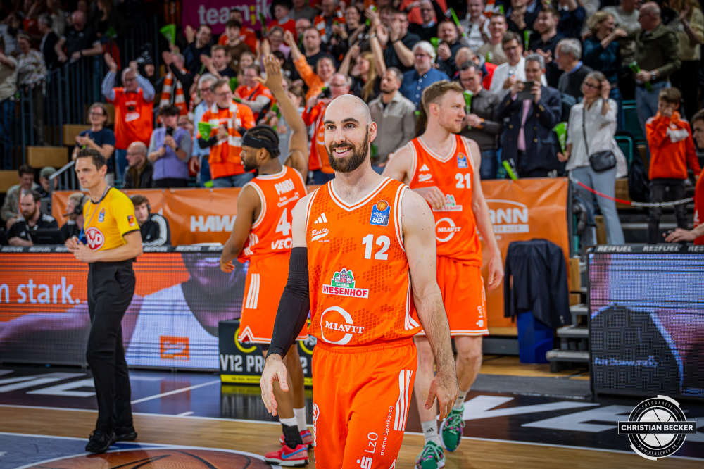 1. Basketball Bundesliga, easyCredit BBL, Saison 2025/2026, Herren, Hauptrunde, 25. Spieltag, 21.03.2026, RASTA Vechta - NINERS Chemnitz
Tommy Kuhse (#12 - RASTA Vechta) nach der Partie
Schlüsselwörter: 1. Bundesliga;21.03.2026;25. Spieltag;BBL;Basketball;Chemnitz;Hauptrunde;Liga;NINERS;RASTA;RASTA Dome;Saison 2025/2026;Vechta;easycredit