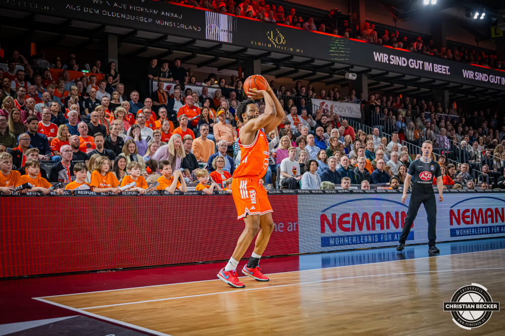 1. Basketball Bundesliga, easyCredit BBL, Saison 2025/2026, Herren, Hauptrunde, 27. Spieltag, 02.04.2026, RASTA Vechta - BMA365 Bamberg Baskets
Lloyd Pandi (#41 - RASTA Vechta) beim Jumpshot
Schlüsselwörter: 02.04.2026;1. Bundesliga;27. Spieltag;365;BBL;BMA;Bamberg;Basketball;Baskets;Hauptrunde;Liga;RASTA;RASTA Dome;Saison 2025/2026;Vechta;easycredit