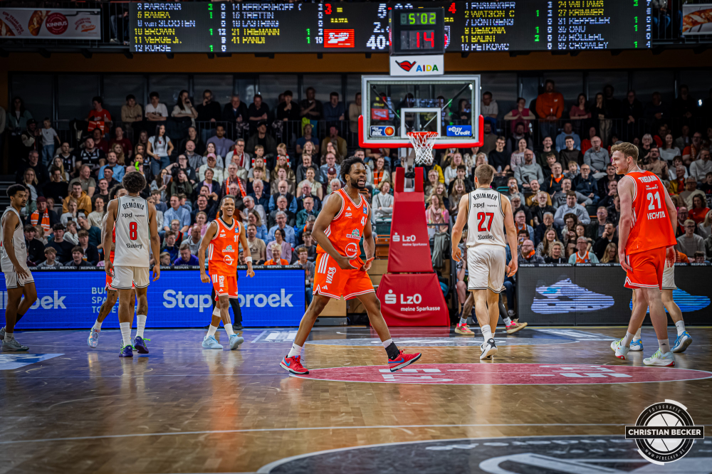 1. Basketball Bundesliga, easyCredit BBL, Saison 2025/2026, Herren, Hauptrunde, 27. Spieltag, 02.04.2026, RASTA Vechta - BMA365 Bamberg Baskets
Lloyd Pandi (#41 - RASTA Vechta) zeigt Emotionen w&auml;hrend der Partie
Schlüsselwörter: 02.04.2026;1. Bundesliga;27. Spieltag;365;BBL;BMA;Bamberg;Basketball;Baskets;Hauptrunde;Liga;RASTA;RASTA Dome;Saison 2025/2026;Vechta;easycredit
