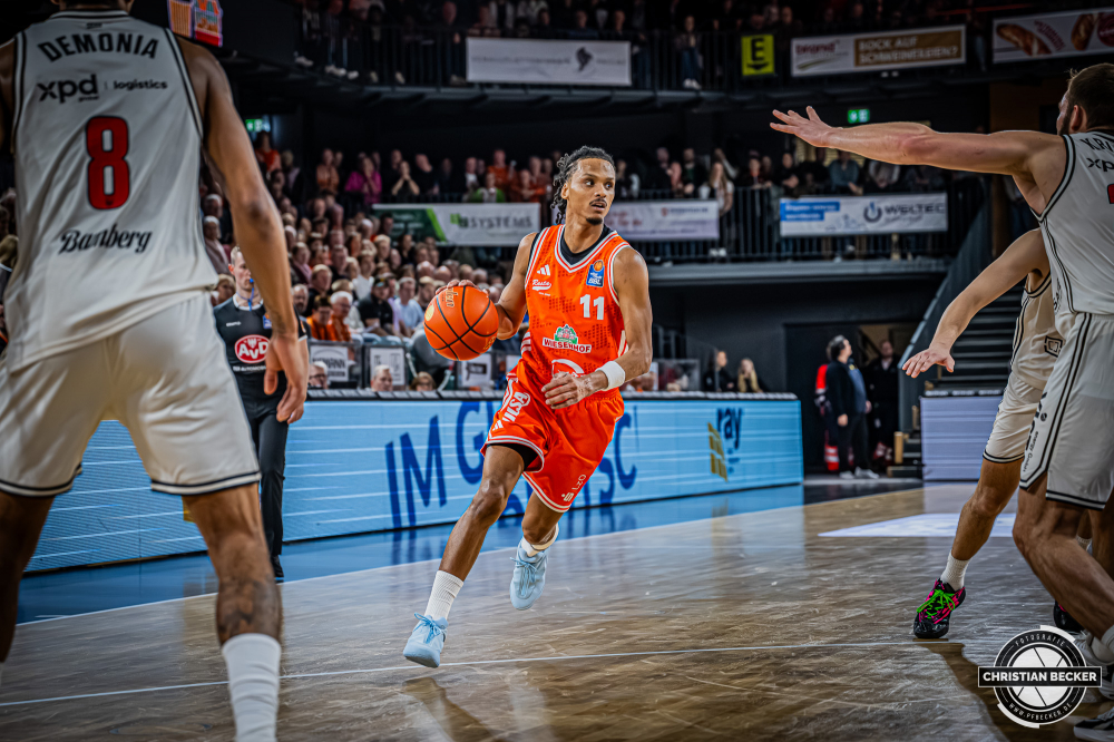 1. Basketball Bundesliga, easyCredit BBL, Saison 2025/2026, Herren, Hauptrunde, 27. Spieltag, 02.04.2026, RASTA Vechta - BMA365 Bamberg Baskets
Alonzo Verge (#11 - RASTA Vechta) in Aktion
Schlüsselwörter: 02.04.2026;1. Bundesliga;27. Spieltag;365;BBL;BMA;Bamberg;Basketball;Baskets;Hauptrunde;Liga;RASTA;RASTA Dome;Saison 2025/2026;Vechta;easycredit