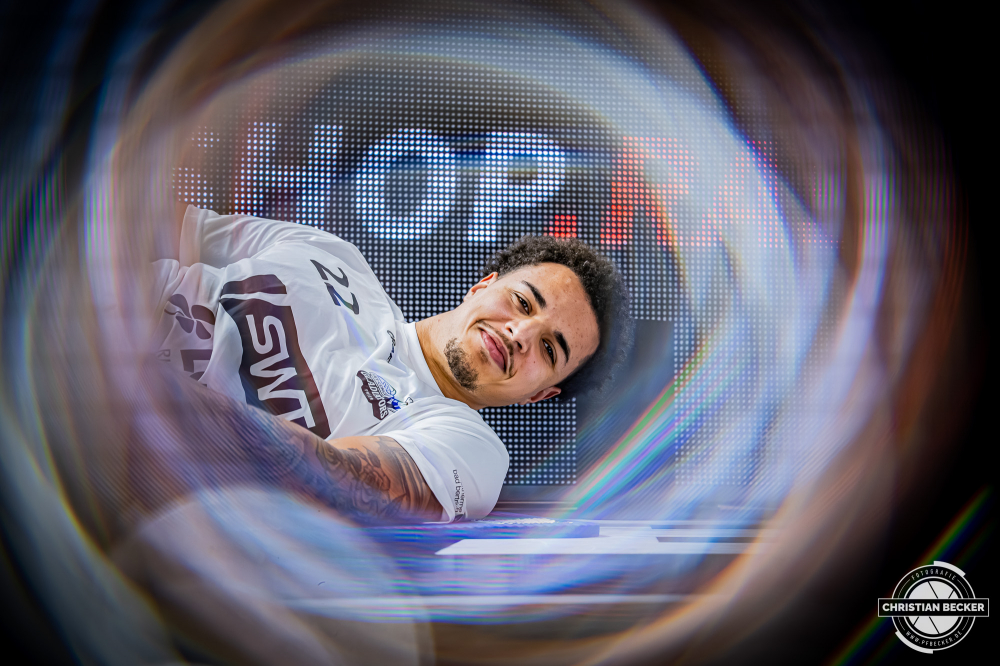 1. Basketball Bundesliga, easyCredit BBL, Saison 2025/2026, Herren, Hauptrunde, 29. Spieltag, 11.04.2026, RASTA Vechta - Gladiators Trier
Nolan Adekunle (#22 - VET-CONCEPT Gladiators Trier) vor der Partie
Schlüsselwörter: 1. Bundesliga;11.04.2026;29. Spieltag;BBL;Basketball;Gladiators;Hauptrunde;Liga;RASTA;RASTA Dome;Saison 2025/2026;Trier;VET-CONCEPT;Vechta;easycredit