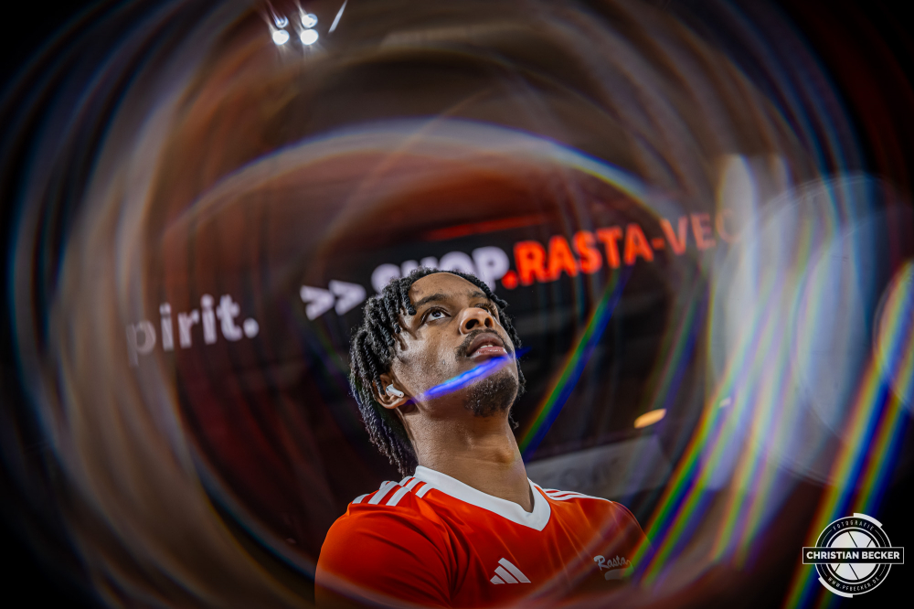 1. Basketball Bundesliga, easyCredit BBL, Saison 2025/2026, Herren, Hauptrunde, 29. Spieltag, 11.04.2026, RASTA Vechta - Gladiators Trier
Malik Parsons (#3 - RASTA Vechta) vor der Partie
Schlüsselwörter: 1. Bundesliga;11.04.2026;29. Spieltag;BBL;Basketball;Gladiators;Hauptrunde;Liga;RASTA;RASTA Dome;Saison 2025/2026;Trier;VET-CONCEPT;Vechta;easycredit