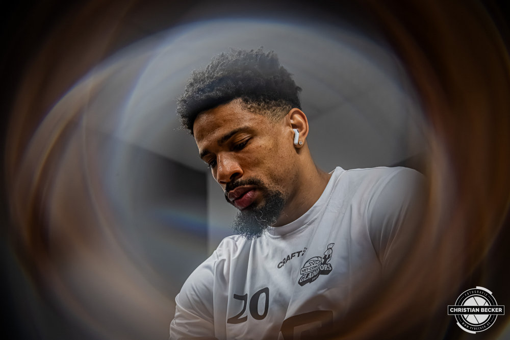 1. Basketball Bundesliga, easyCredit BBL, Saison 2025/2026, Herren, Hauptrunde, 29. Spieltag, 11.04.2026, RASTA Vechta - Gladiators Trier
Urald King (#20 - VET-CONCEPT Gladiators Trier) vor der Partie
Schlüsselwörter: 1. Bundesliga;11.04.2026;29. Spieltag;BBL;Basketball;Gladiators;Hauptrunde;Liga;RASTA;RASTA Dome;Saison 2025/2026;Trier;VET-CONCEPT;Vechta;easycredit