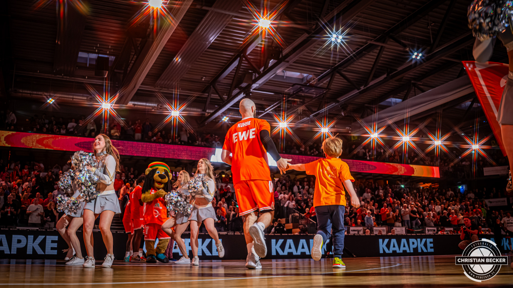1. Basketball Bundesliga, easyCredit BBL, Saison 2025/2026, Herren, Hauptrunde, 29. Spieltag, 11.04.2026, RASTA Vechta - Gladiators Trier
Tommy Kuhse (#12 - RASTA Vechta) vor der Partie
Schlüsselwörter: 1. Bundesliga;11.04.2026;29. Spieltag;BBL;Basketball;Gladiators;Hauptrunde;Liga;RASTA;RASTA Dome;Saison 2025/2026;Trier;VET-CONCEPT;Vechta;easycredit