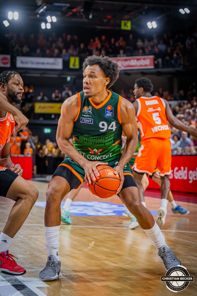 1. Basketball Bundesliga, easyCredit BBL, Saison 2025/2026, Herren, Hauptrunde, 29. Spieltag, 11.04.2026, RASTA Vechta - Gladiators Trier
George King (#94 - VET-CONCEPT Gladiators Trier) in Aktion
Schlüsselwörter: 1. Bundesliga;11.04.2026;29. Spieltag;BBL;Basketball;Gladiators;Hauptrunde;Liga;RASTA;RASTA Dome;Saison 2025/2026;Trier;VET-CONCEPT;Vechta;easycredit