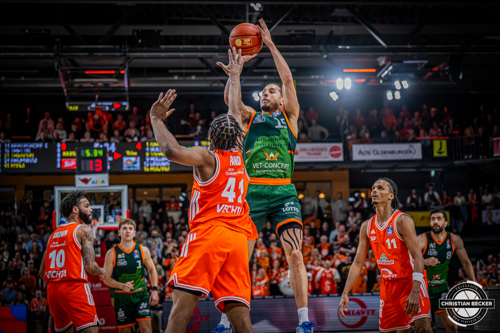 1. Basketball Bundesliga, easyCredit BBL, Saison 2025/2026, Herren, Hauptrunde, 29. Spieltag, 11.04.2026, RASTA Vechta - Gladiators Trier
Jordan Roland (#15 - VET-CONCEPT Gladiators Trier) beim Jumpshot
Schlüsselwörter: 1. Bundesliga;11.04.2026;29. Spieltag;BBL;Basketball;Gladiators;Hauptrunde;Liga;RASTA;RASTA Dome;Saison 2025/2026;Trier;VET-CONCEPT;Vechta;easycredit