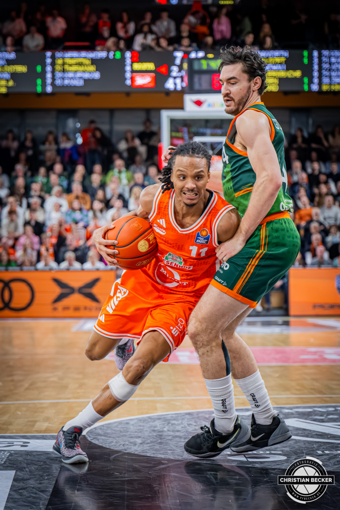1. Basketball Bundesliga, easyCredit BBL, Saison 2025/2026, Herren, Hauptrunde, 29. Spieltag, 11.04.2026, RASTA Vechta - Gladiators Trier
Alonzo Verge (#11 - RASTA Vechta) in Aktion
Schlüsselwörter: 1. Bundesliga;11.04.2026;29. Spieltag;BBL;Basketball;Gladiators;Hauptrunde;Liga;RASTA;RASTA Dome;Saison 2025/2026;Trier;VET-CONCEPT;Vechta;easycredit