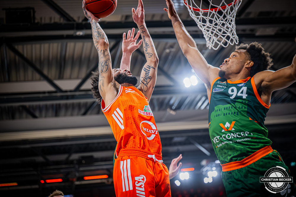 1. Basketball Bundesliga, easyCredit BBL, Saison 2025/2026, Herren, Hauptrunde, 29. Spieltag, 11.04.2026, RASTA Vechta - Gladiators Trier
Tevin Brown (#10 - RASTA Vechta) beim Korbleger
Schlüsselwörter: 1. Bundesliga;11.04.2026;29. Spieltag;BBL;Basketball;Gladiators;Hauptrunde;Liga;RASTA;RASTA Dome;Saison 2025/2026;Trier;VET-CONCEPT;Vechta;easycredit